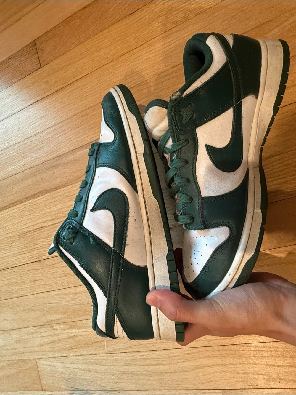 Nike Low-Top Sneakers in White and Dark Green